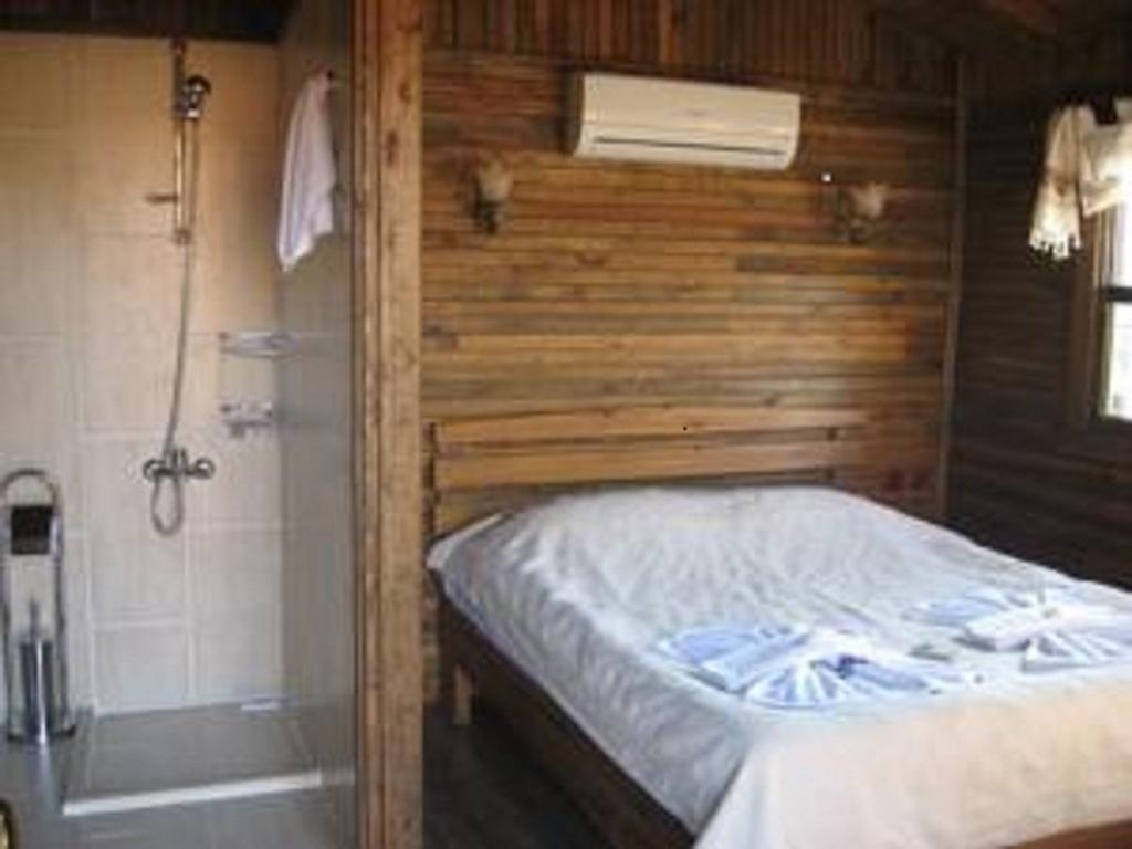 Salkim Konak Ve Agac Evler Guest House Селчук Стая снимка